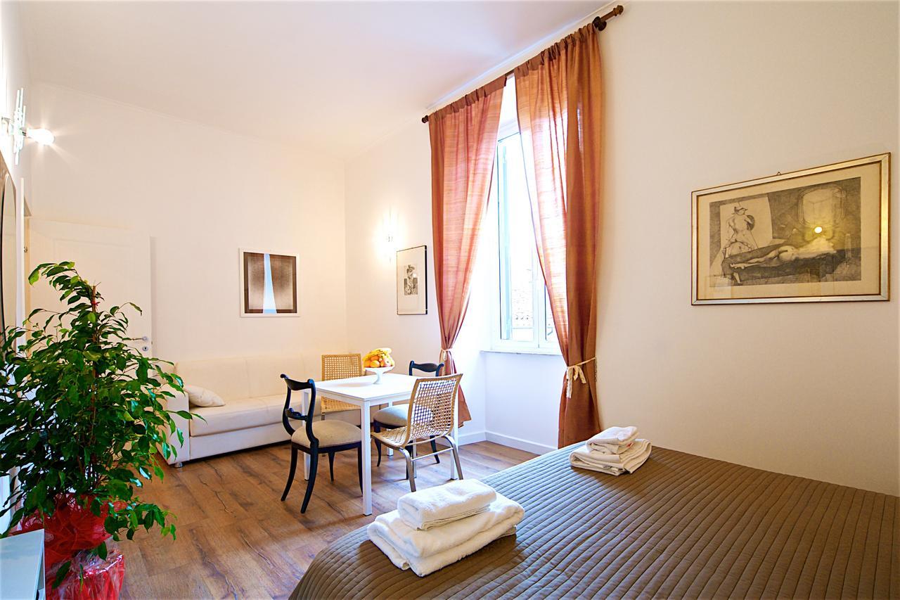 Vetrina Holidays Apartment Navona Rome Exterior photo